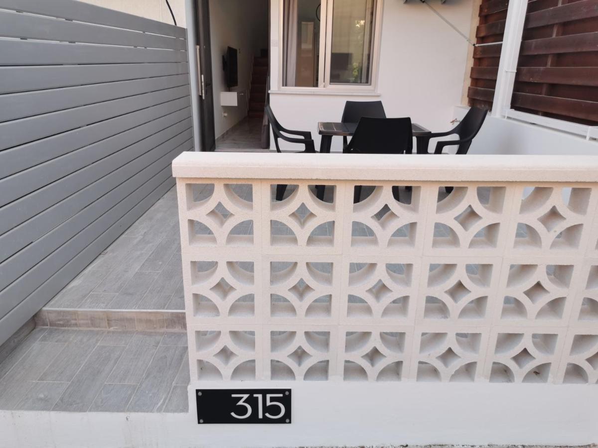 Eros Maisonette In Latchi Area Just 700 Meters Or One-Minute Drive From Polis Municipal Beach 외부 사진
